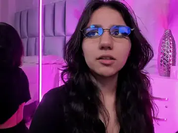 HollyPeach  live sex cam