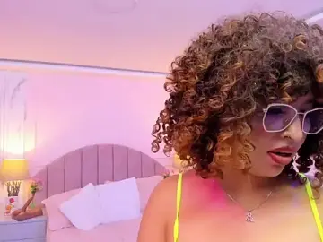 MadelaineJones  live sex cam