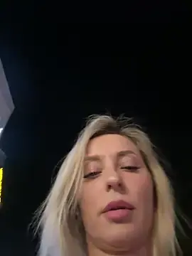 VikaBunny1  live sex cam