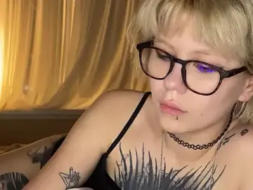 Naughtylayla66  live sex cam