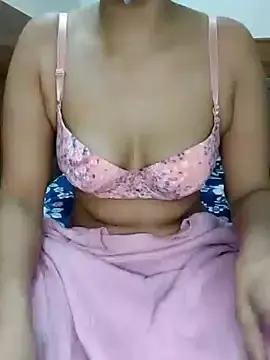 Yourslovee  live sex cam