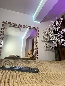 Ms__lindaa  live sex cam