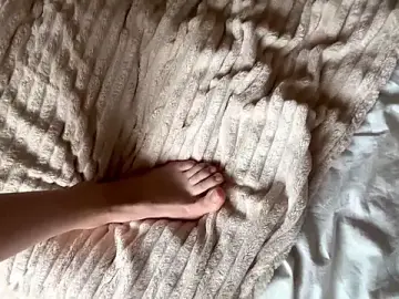 TrishIsaac  live sex cam