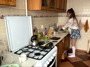 TrishIsaac  live sex cam