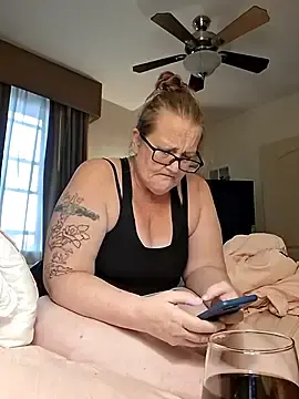 Amiecherrys  live sex cam