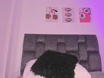 Kittymonroe1  live sex cam