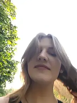 Mooniekiss  live sex cam