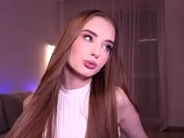 Petitegonwiild  live sex cam