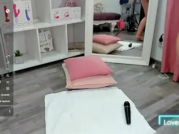 EmaBrownie  live sex cam