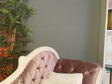 EmaBrownie  live sex cam