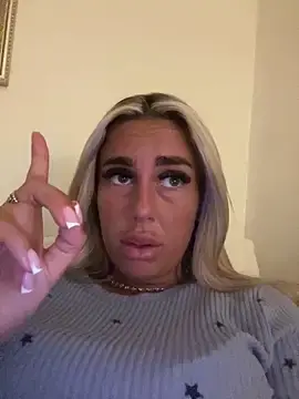 EllieMaeBaby  live sex cam