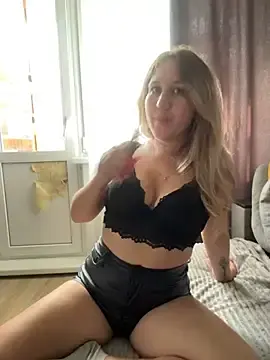 MarieHeartt  live sex cam