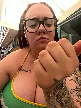 Diablita13  live sex cam