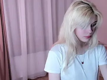 LannieDaku  live sex cam