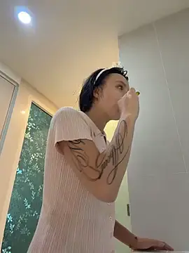 MiaTee  live sex cam