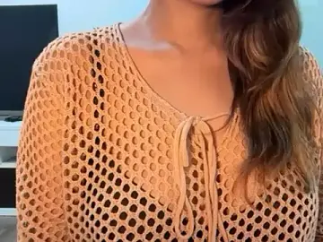 Rossy_ji  live sex cam