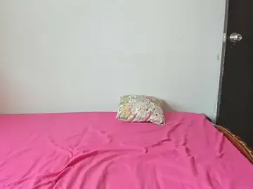 Squirttati33  live sex cam