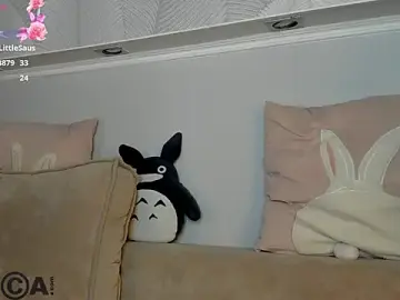 Emily_Lews  live sex cam