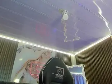 NIKAELA_TAY  live sex cam