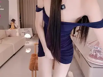 Honey113  live sex cam