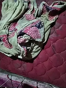 Khushisho966  live sex cam