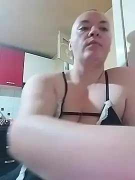 DiamondMia11  live sex cam