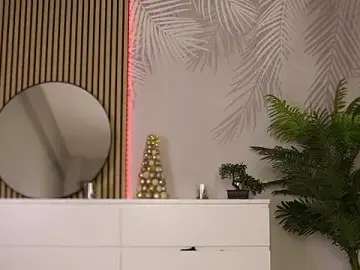 HottieLillyXXX  live sex cam