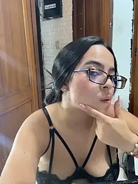 Ivonneadams  live sex cam