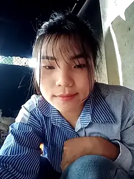 Pineapple_yolew  live sex cam