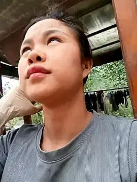 Pretty-haert  live sex cam