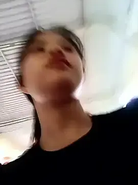 Pretty-haert  live sex cam
