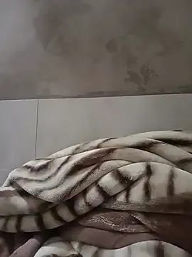Pretty-haert  live sex cam