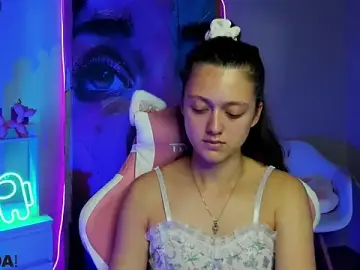 TunaHolli  live sex cam