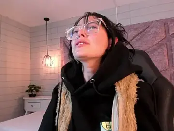 Elisa_collins  live sex cam