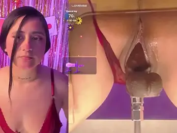 MelanyHolsen  live sex cam