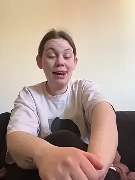 Liess33  live sex cam