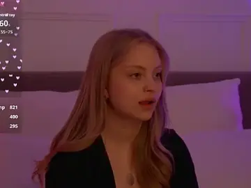 MollyHilton  live sex cam