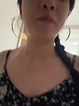 Bossbox109  live sex cam