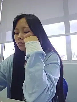 Lirz06  live sex cam