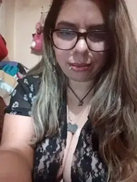 Alina_35  live sex cam
