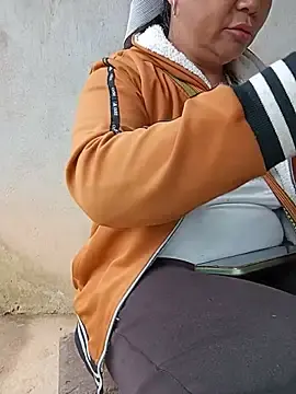 Bella-Camel  live sex cam