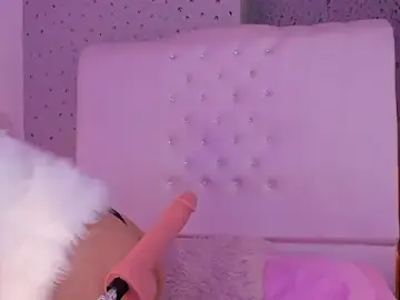 CoralineRed  live sex cam