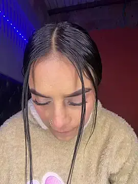 Emily_sharlot  live sex cam