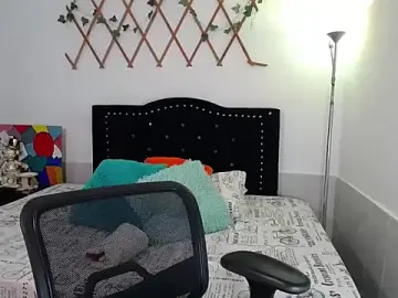 Naughty_girl_4u  live sex cam