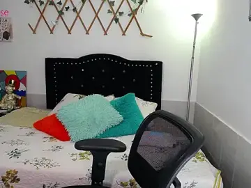 Naughty_girl_4u  live sex cam