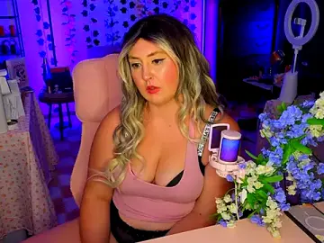 MaxxxyGirl  live sex cam
