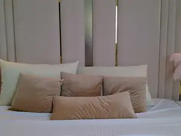 OliviaBrayan  live sex cam