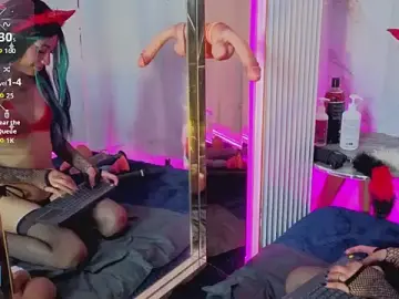 Mily_g_  live sex cam