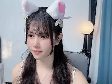 Celia520  live sex cam