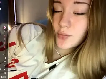 PandaFluff  live sex cam